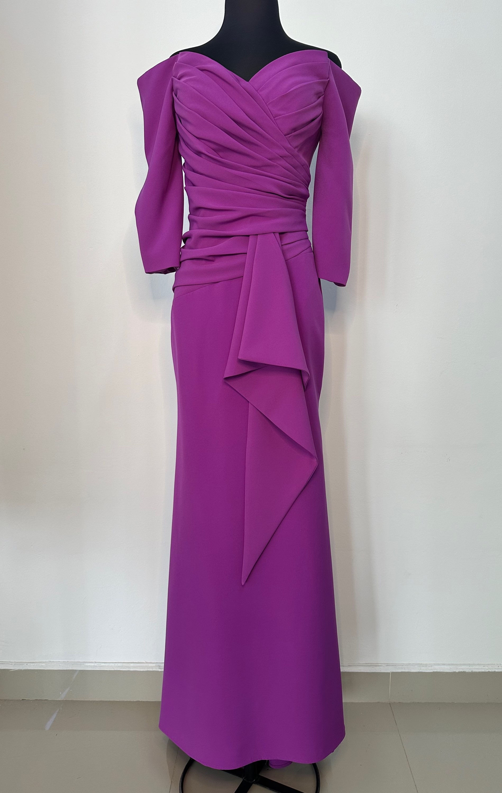 Vestido fiesta talle drapeado hombros bajos manga larga