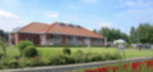 Rückseiten Ansicht der Clubhauses GC Schwarze Heide