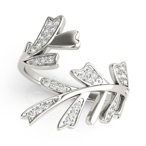 Thumbnail: 14kt Gold Fashion Diamond Ring.