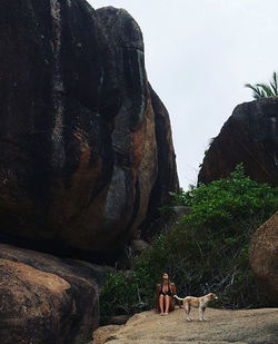I always find a new friend 🐶 -_#srilanka #beach #beachlife #picoftheday #photooftheday #me #dog #do