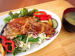 六穀ジンジャーポークプレート