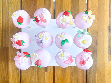 Cake pops by Ricky Pinky