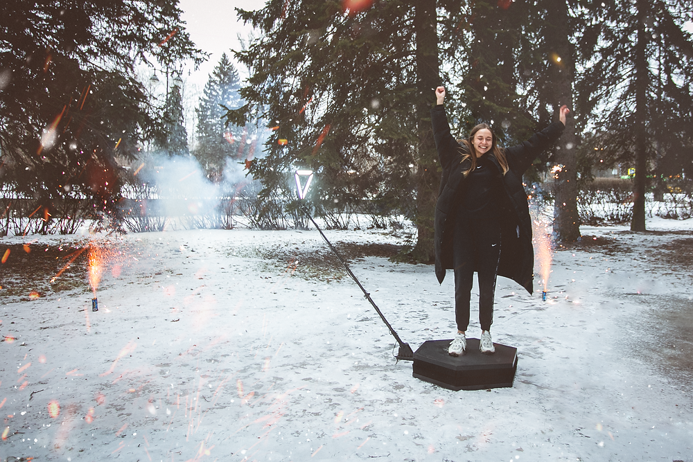 360 photo video booth outdoors shooting.
