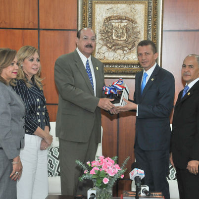 Presidente PARLACEM visita Cámara de Diputados