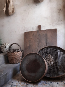 Beautiful Objects in the One Euro House