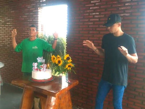 Colaboradores da Flora Fogaça celebram aniversariantes do mês com mensagens de reflexão