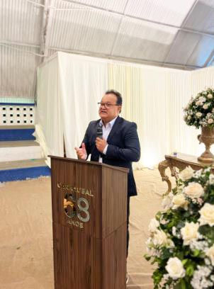 Cláudio Fogaça durante discurso de agradecimento - Foto: Avelino Neto