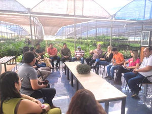 Flora Fogaça participa de encontro com produtores de flores, plantas ornamentais e mudas