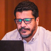 Durante boa parte do século XX, entre as décadas de 1930 e 1970, a Engenharia ocupou posição central no modelo brasileiro de decisão pública. Inserida em um Estado orientado pelo planejamento, sua função ia além da execução de obras: consistia em organizar tecnicamente escolhas estratégicas relacionadas à infraestrutura, à energia, à indústria e à logística, concebidas como projetos de longo prazo e de escala nacional.