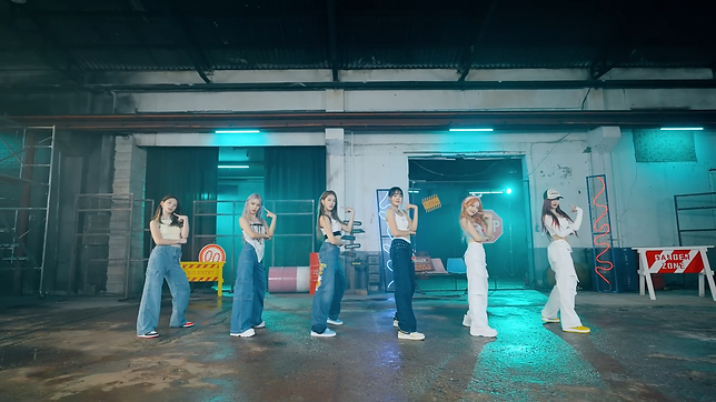 STAYC(스테이씨) 'Not Like You' Performance Video.mp4_000168432.png