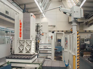 Floating Tool Change at Large Machining Centers