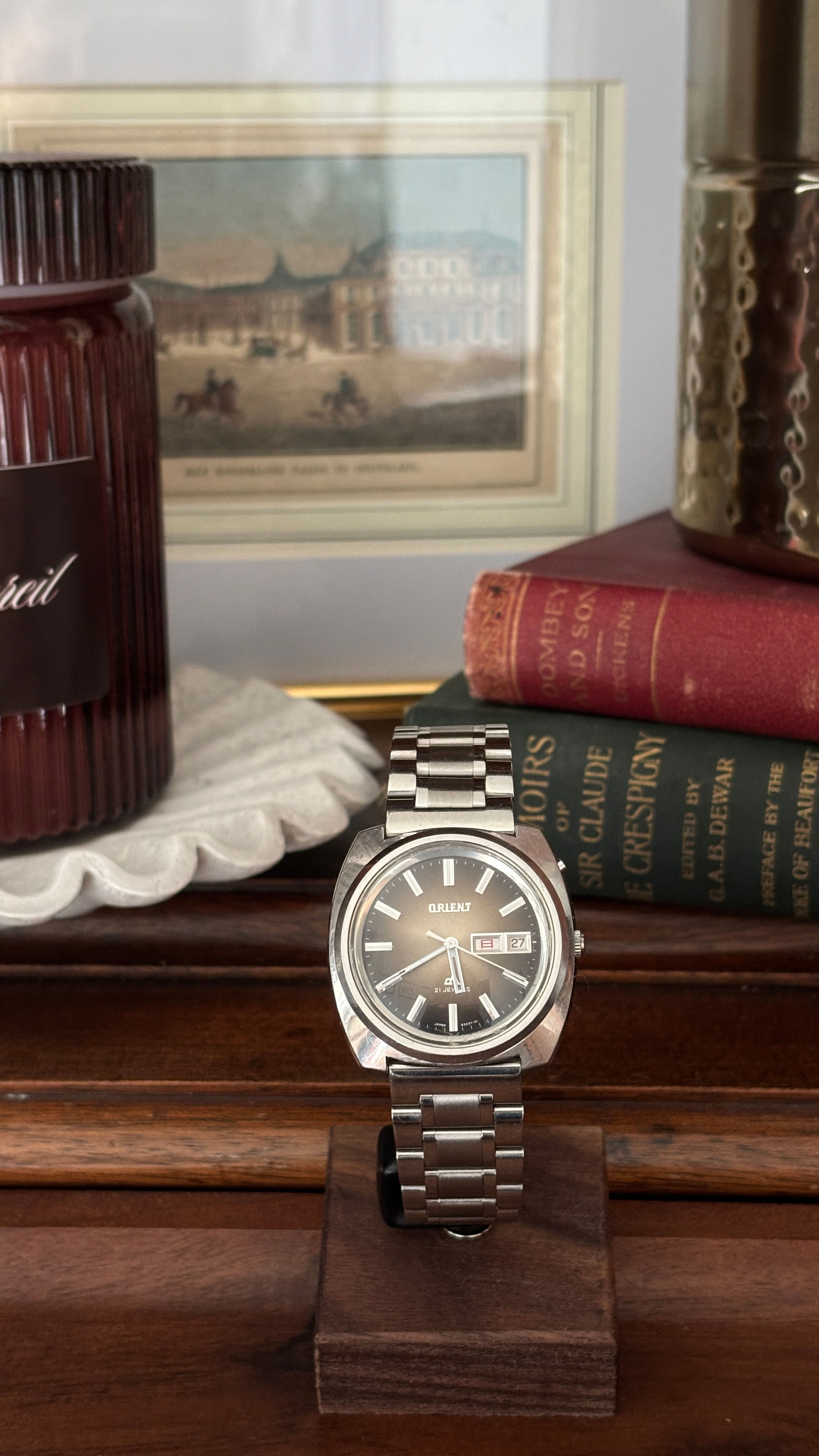 Orient AAA Deluxe Automatic 21J Sunburst Fumé Dial Cushion Case Watch 1970s