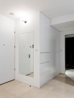 ארון הכניסה