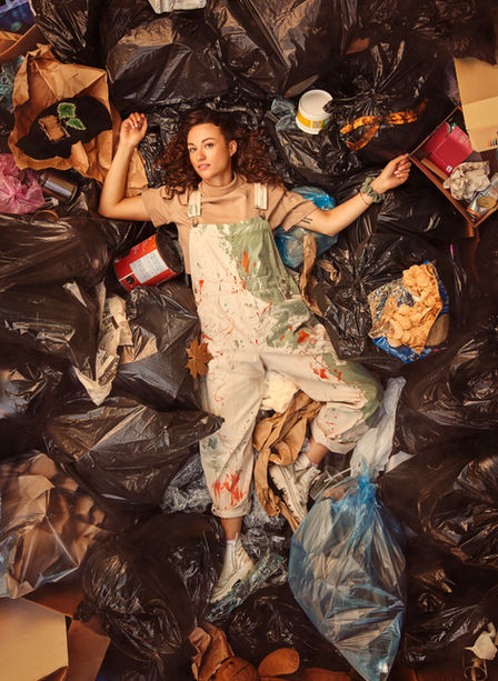 american beauty poster in garbage instead of roses Jeanne Roux-Côté Roux-cote vidanges ordures beaute americaine 