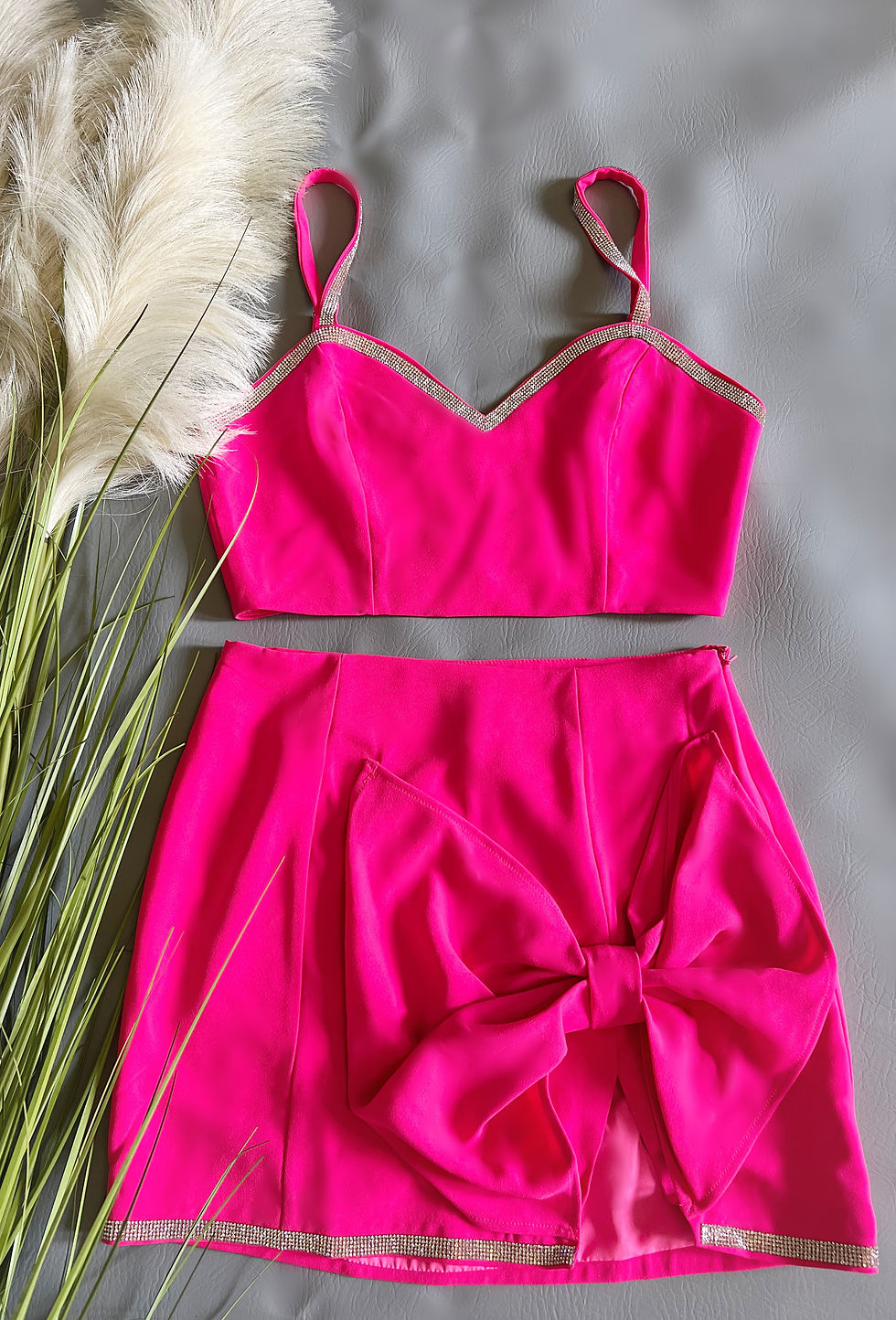 Conjunto de dos piezas con minifalda con forma de corazón