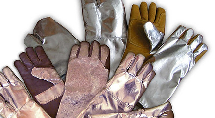 Nuestros uniformes están diseñados para ser la primera línea de defensa del trabajador en entornos críticos. Combinamos ingeniería textil avanzada con la ergonomía necesaria para jornadas de alta exigencia.