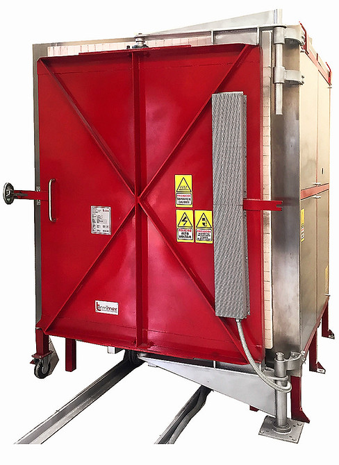 El TMX-CHC es la solución definitiva para talleres y fábricas que buscan máxima eficiencia operativa y una ergonomía superior. Gracias a su sistema de carga mediante carro extraíble (vagoneta), este horno eléctrico permite gestionar grandes volúmenes de producción con una precisión térmica excepcional.