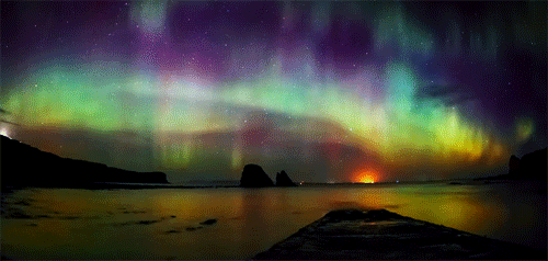 874544998aurora-borealis-northern-light-gif-1.gif
