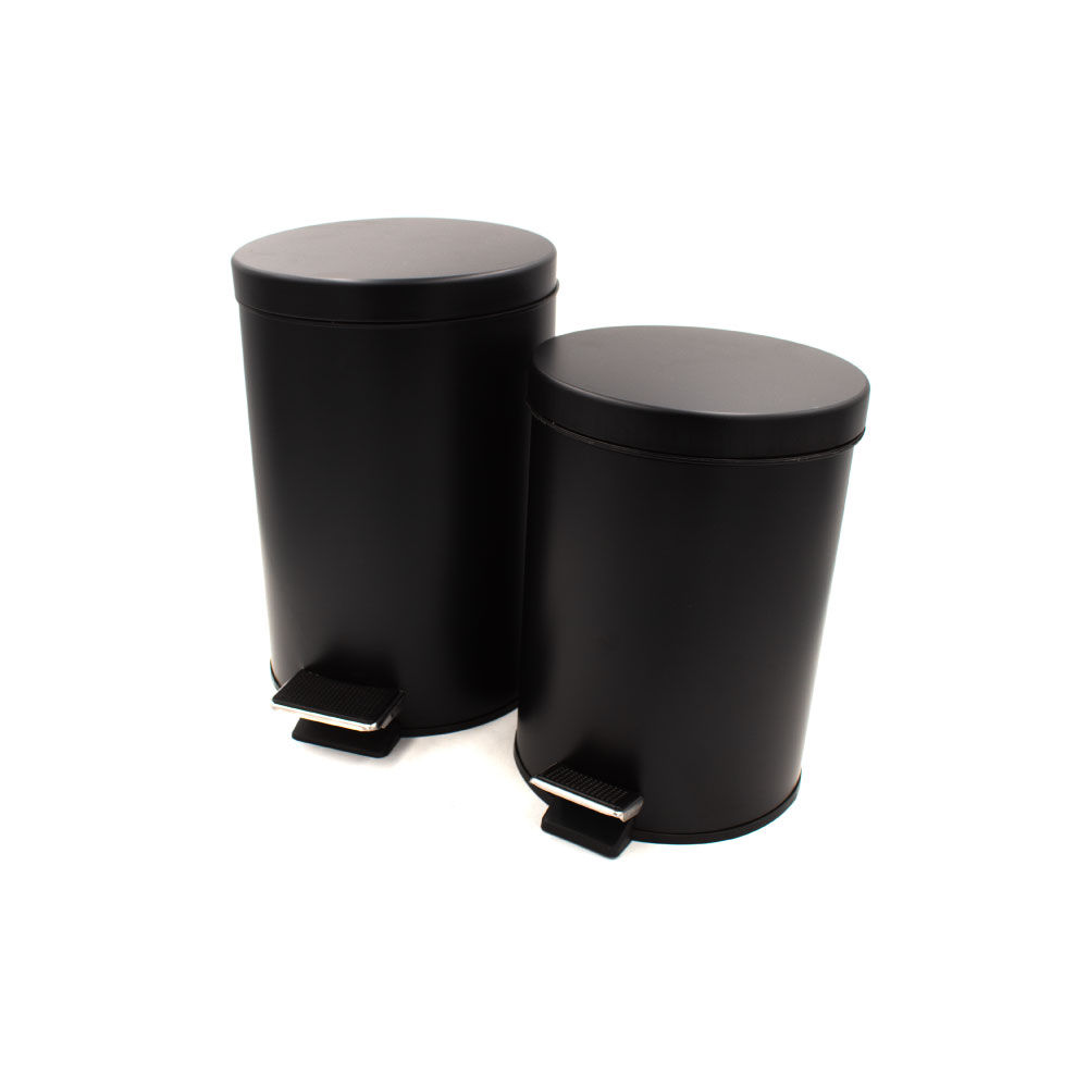 سلة نفايات أسود