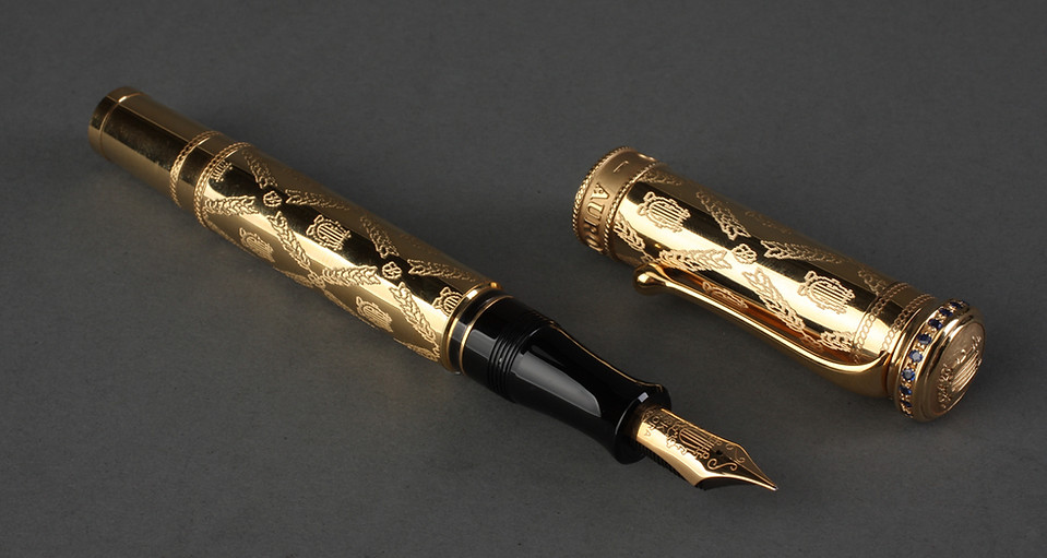Gold Fountain Pen