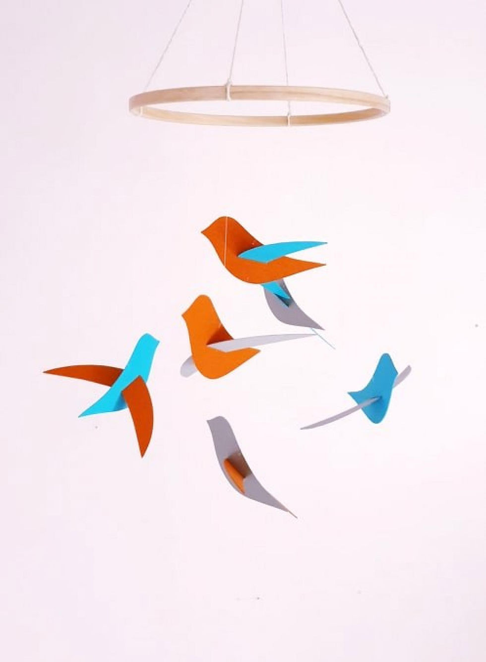 Mobile bébé 20x45cm 6 Oiseaux gris orange bleu en papier cartonné recyclé