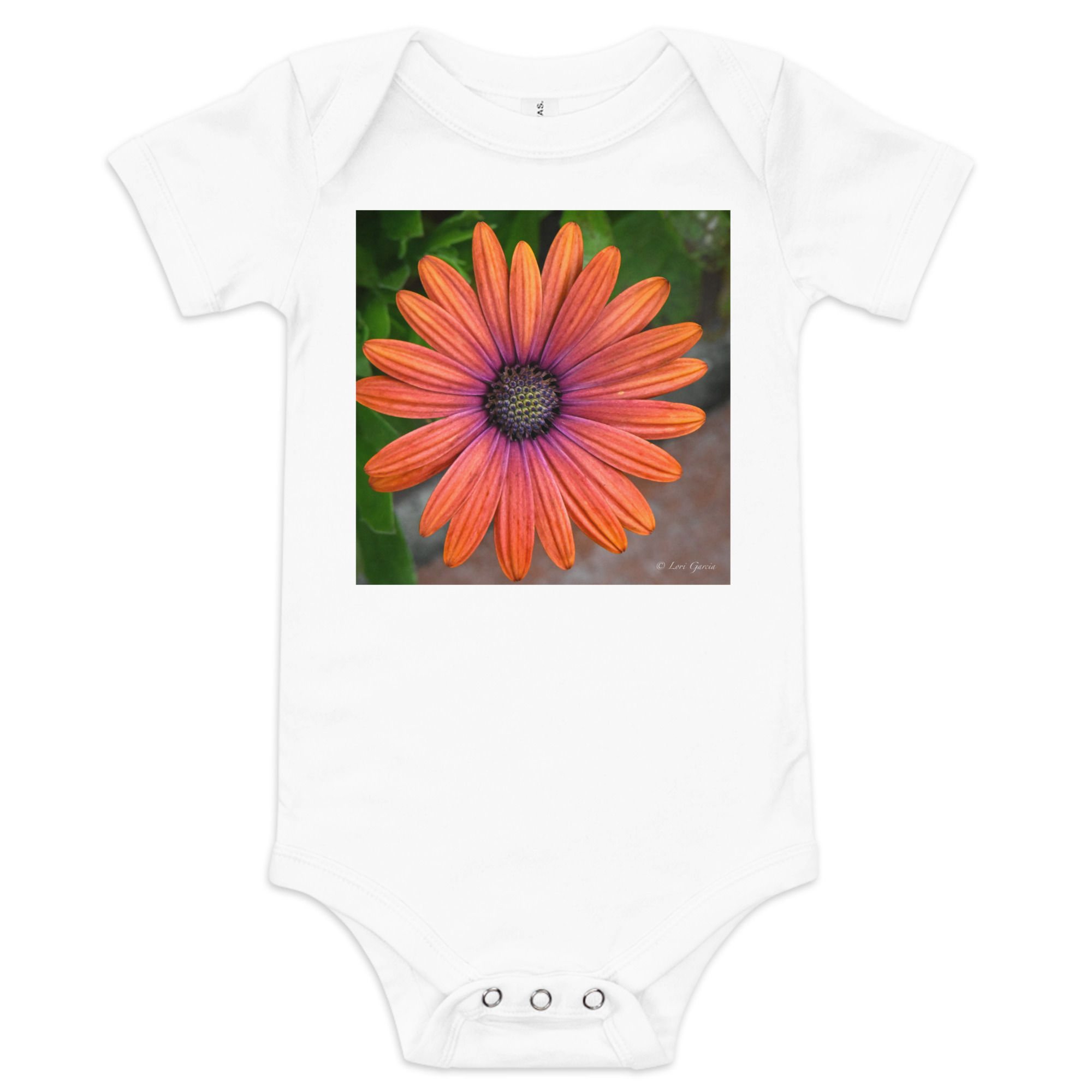 Baby short sleeve one piece with an orange flower