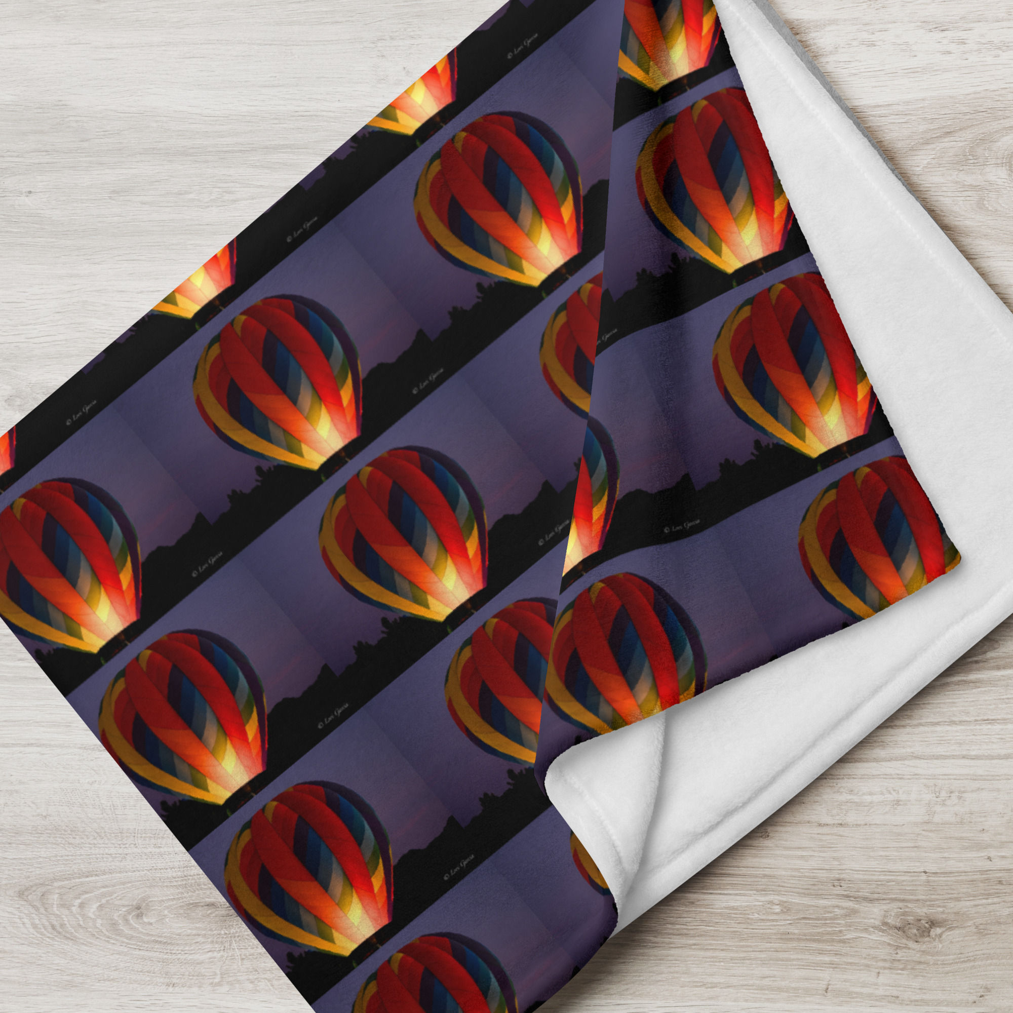 Throw Blanket Hot air balloon at dawn