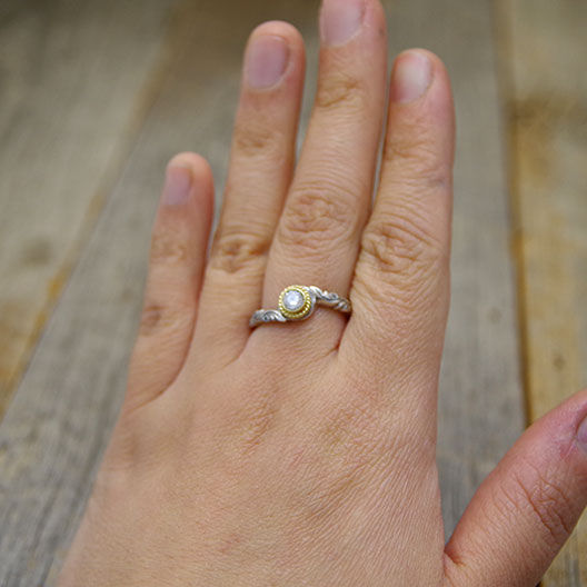 サムネイル： Twisted Ring