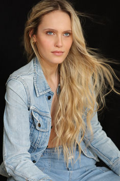 Die Natürlichkeit steht hier im Focus meiner Fotografie und dem Hair & Make-up mit Georgina