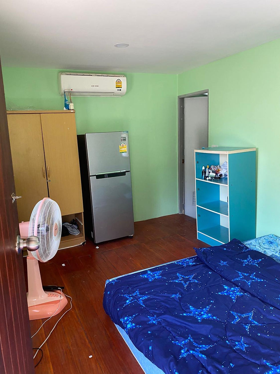 Aircon room with ensuite bathroom 1