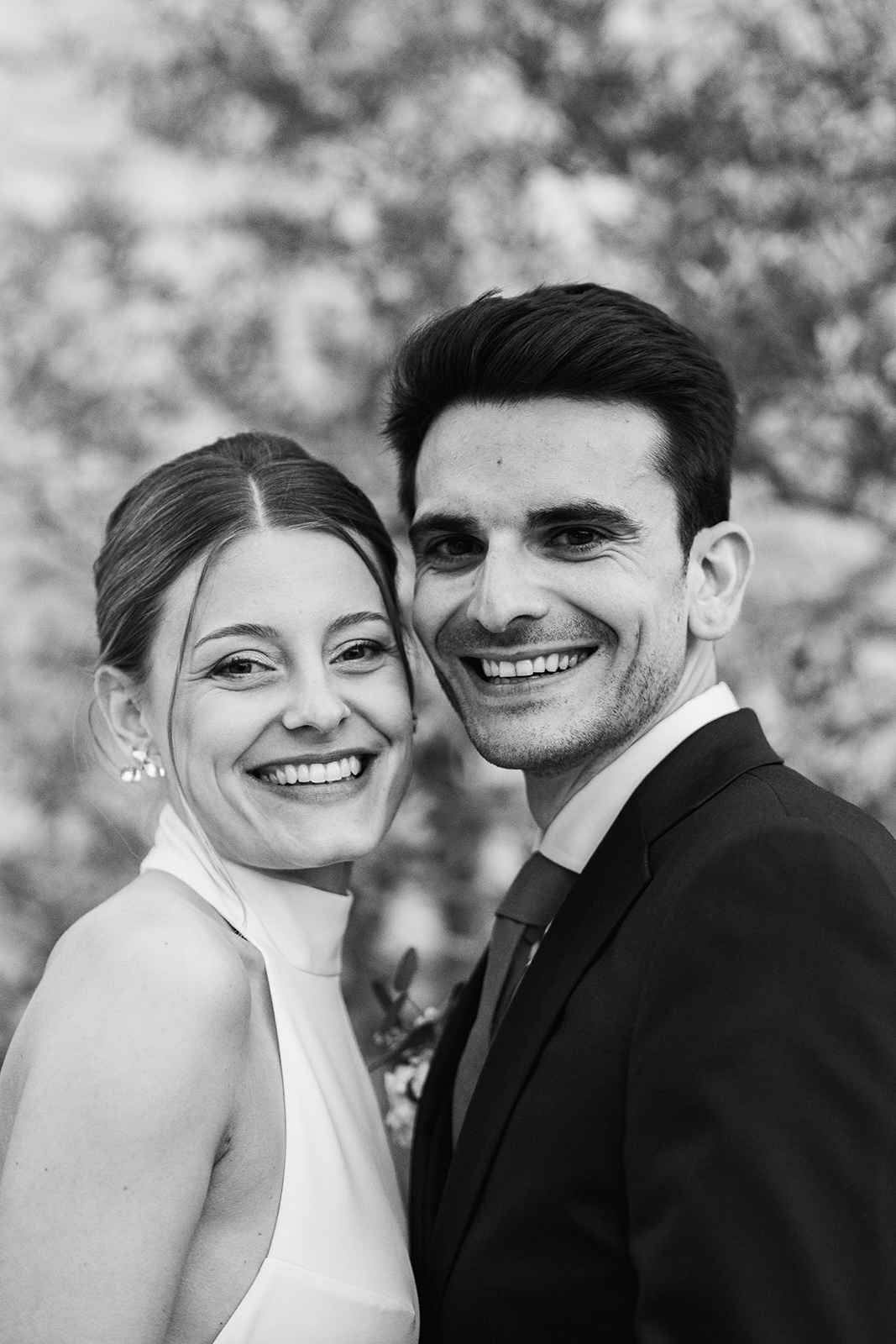 Smiling couple, Léa and PE, looking at the camera, wedding portrait, Wedding Portfolio - Léa & PE