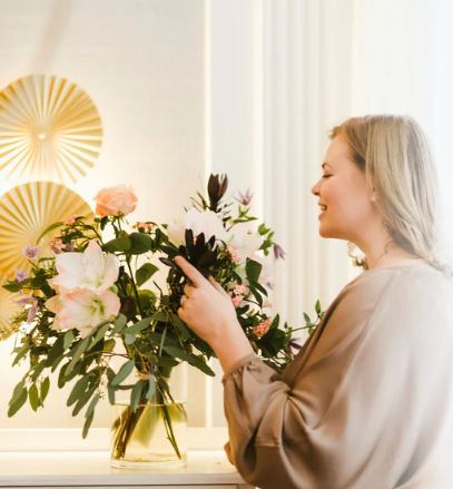 Coffee Morning: January Coziness Surrounded by Flowers!