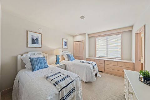 120-40113 owens interior-69