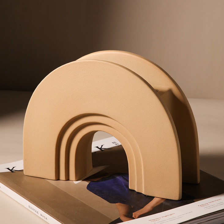 縮圖：U型幾何陶瓷花瓶