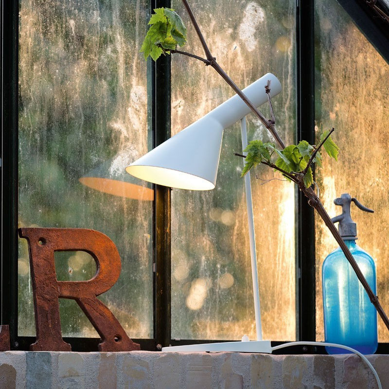 縮圖：AJ Table Lamp AJ經典桌燈
