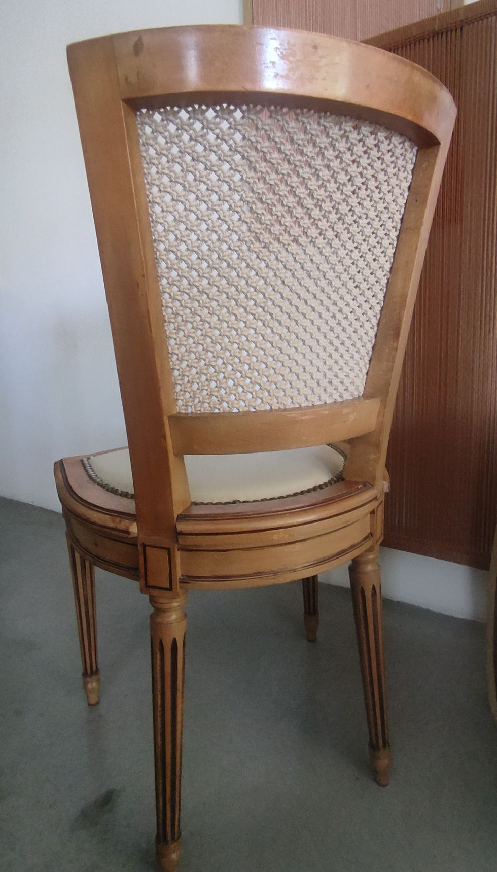 chaise style louis XVI revisitée