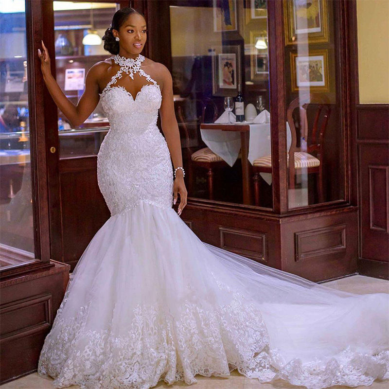 Thumbnail: Sexy Light Wedding Sleeveless V-Neck  Lace Waist Large Size Wedding Dress