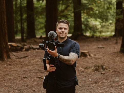 10 Couples Poses To Use In Your Wedding Video