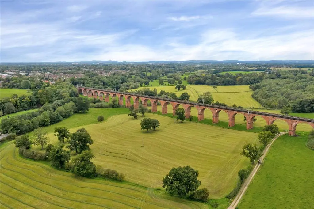 Luxury-Cheshire-Countryside-Home-Dog-Boarding.webp