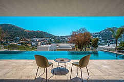 ياليكافاك فيلا ذا بول