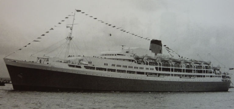 1970s Reina del Mar last departure from Cape Town before returning to Southampton in March