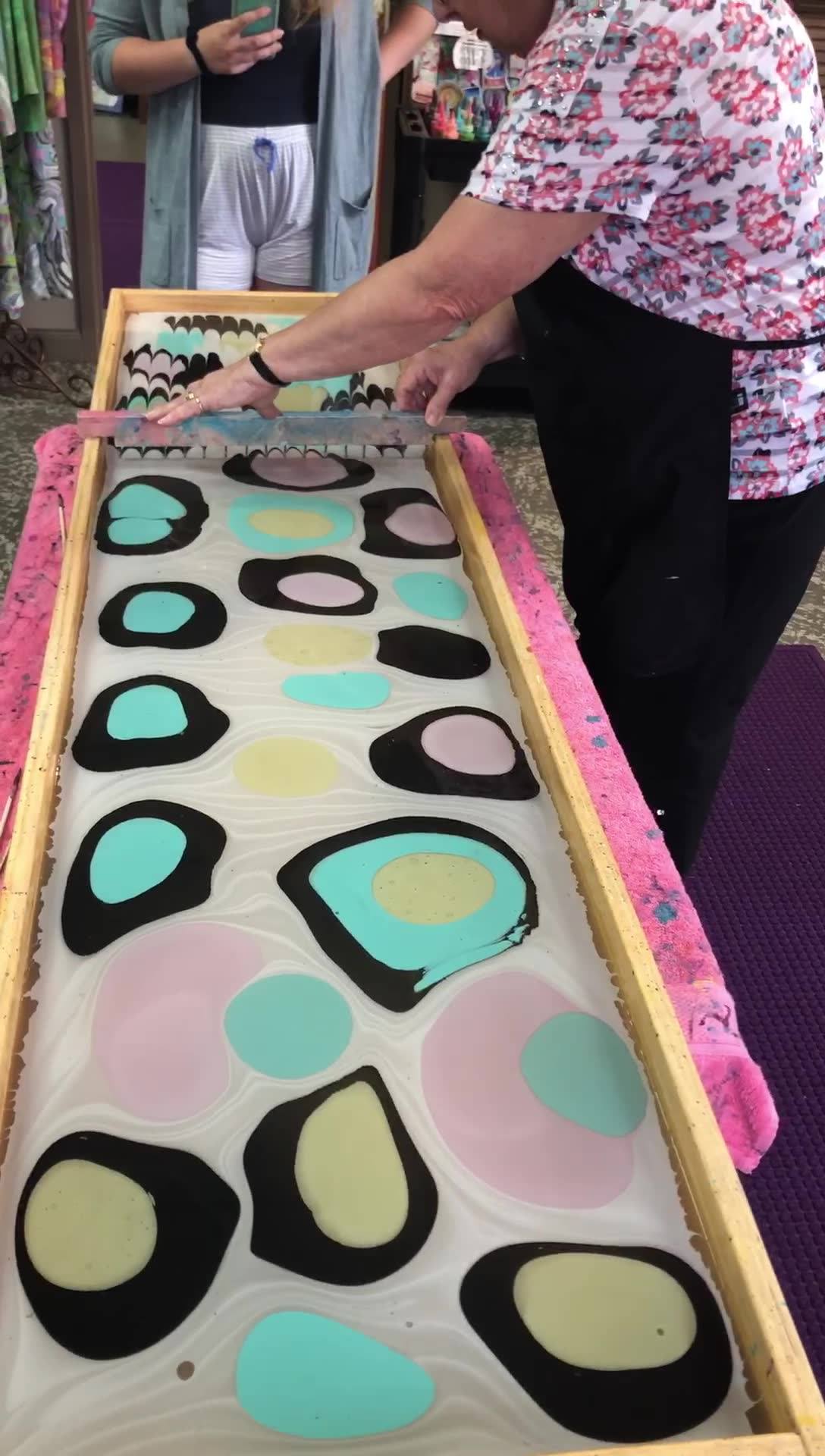 How fun is this arched water marbling pattern? Love the colors! Appointments open next week! Get em while they’re hot! 🌞🧣