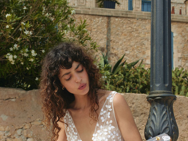 Anna Kara Luna Sitting