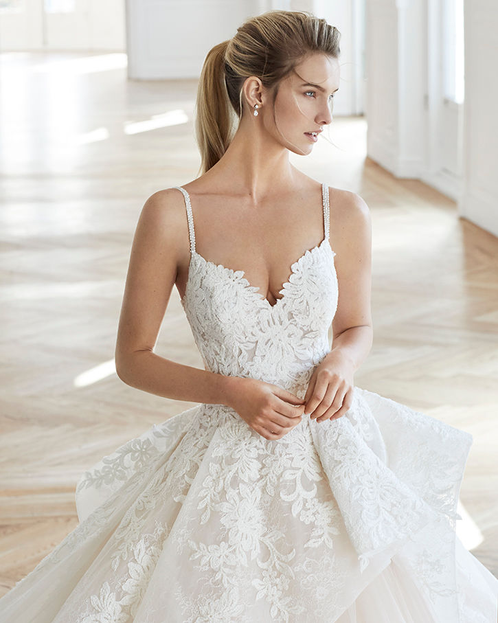 Thumbnail: Aire Barcelona Estrella Ballgown