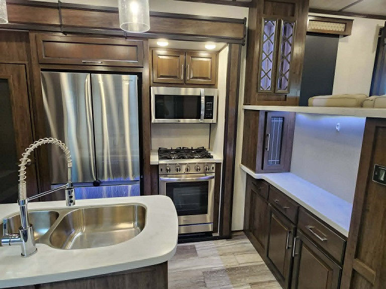 Thumbnail: 2022 Dutchmen Yukon 421 FL