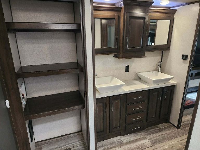 Thumbnail: 2022 Dutchmen Yukon 421 FL