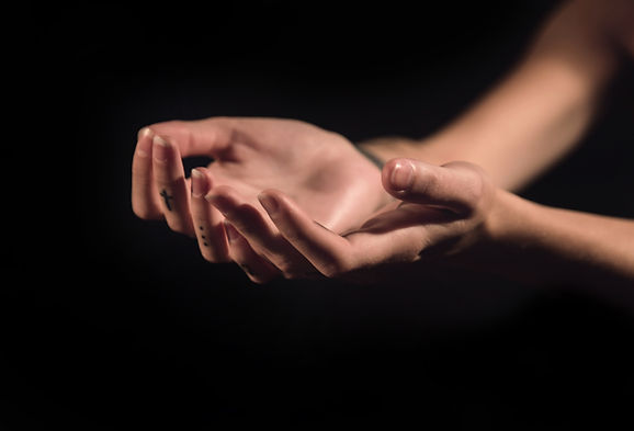 Hand_ZWART.jpg