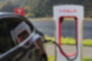 tesla-supercharger-skolkovo.jpg