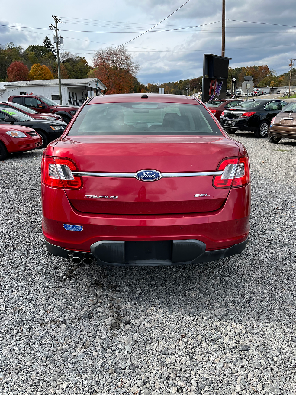 Thumbnail: 2011 Ford Taurus SEL