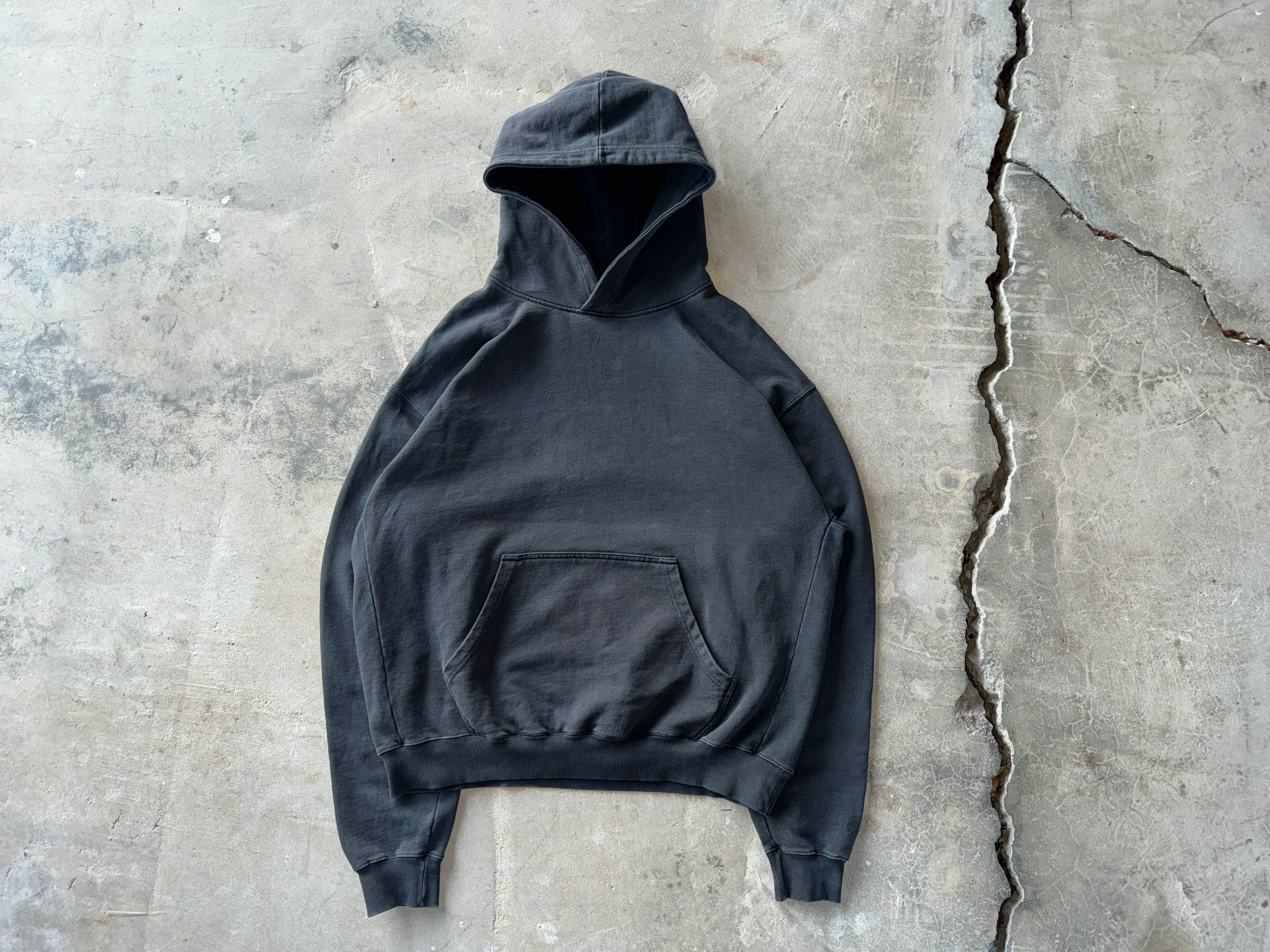 HARPAZÔ VINTAGE GRAPHIC HOODIE